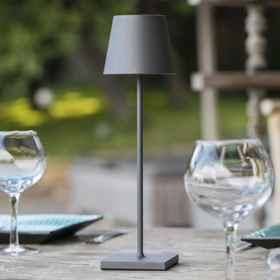 HeritageGlow - Timeless Table Lamp