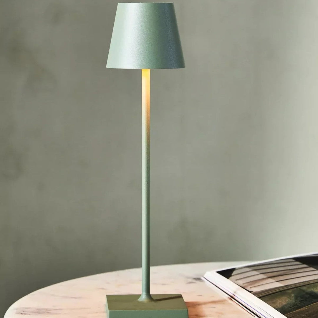 HeritageGlow - Timeless Table Lamp