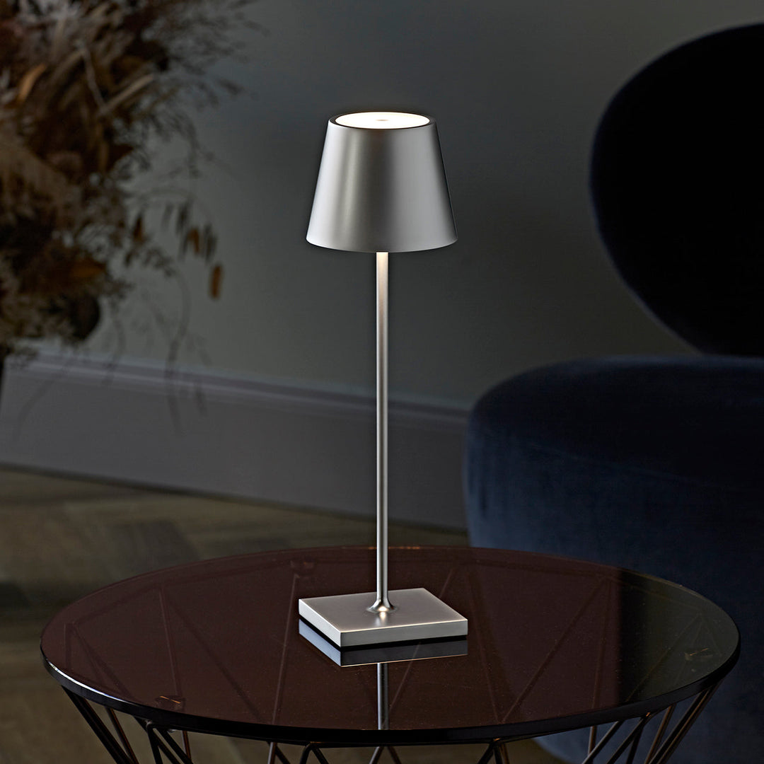 HeritageGlow - Timeless Table Lamp