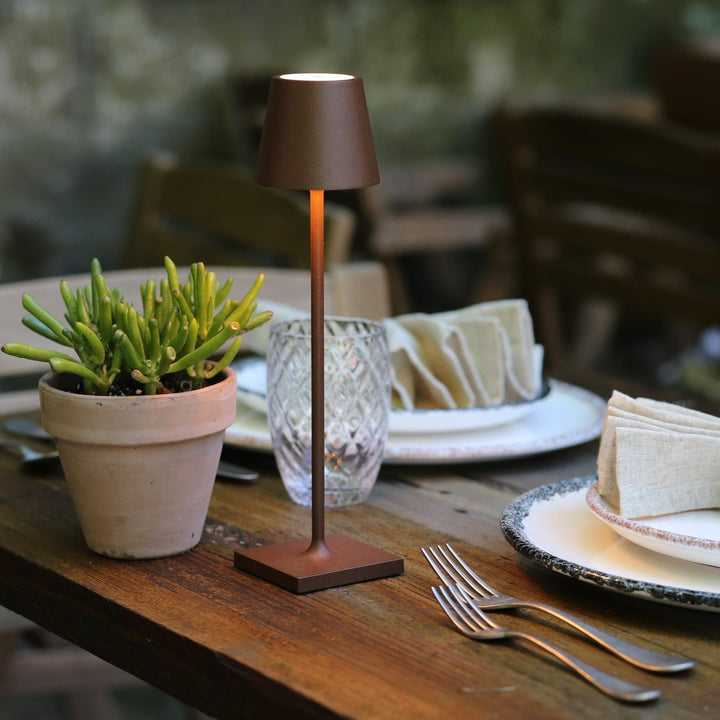 HeritageGlow - Timeless Table Lamp